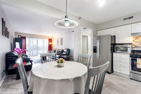 Tiny photo for 7091 W Touhy Avenue #505, Niles, IL 60714 (MLS # 12422600)