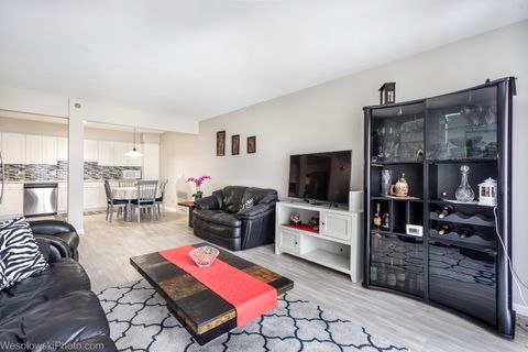 Tiny photo for 7091 W Touhy Avenue #505, Niles, IL 60714 (MLS # 12422600)