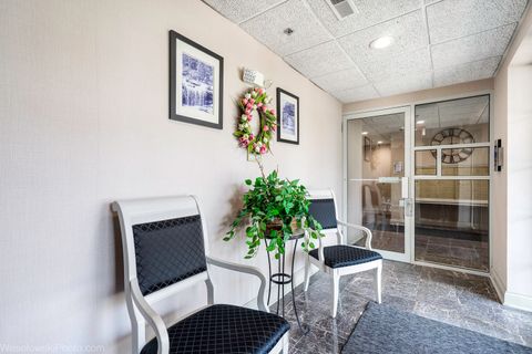 Tiny photo for 7091 W Touhy Avenue #505, Niles, IL 60714 (MLS # 12422600)