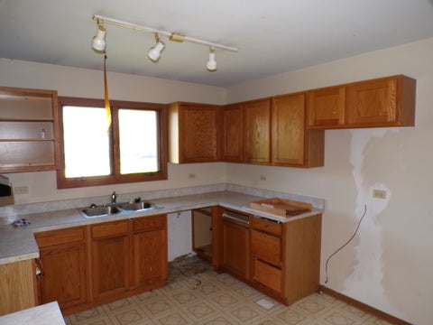 Tiny photo for 16614 Finch Avenue, Harvey, IL 60426 (MLS # 12777751)