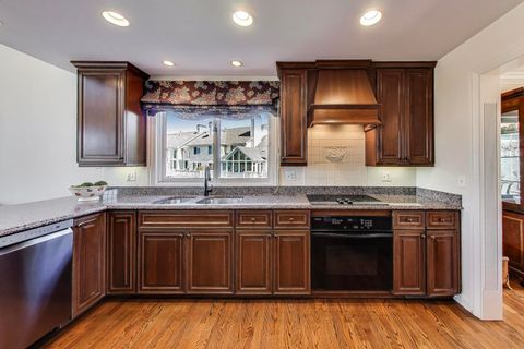 Tiny photo for 17602 W Knollwood Court, Grayslake, IL 60030 (MLS # 12484574)