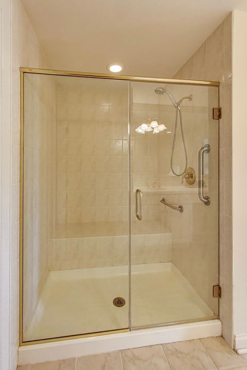 Tiny photo for 17602 W Knollwood Court, Grayslake, IL 60030 (MLS # 12484574)