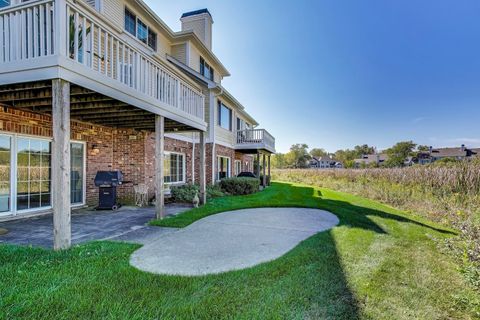 Tiny photo for 17602 W Knollwood Court, Grayslake, IL 60030 (MLS # 12484574)