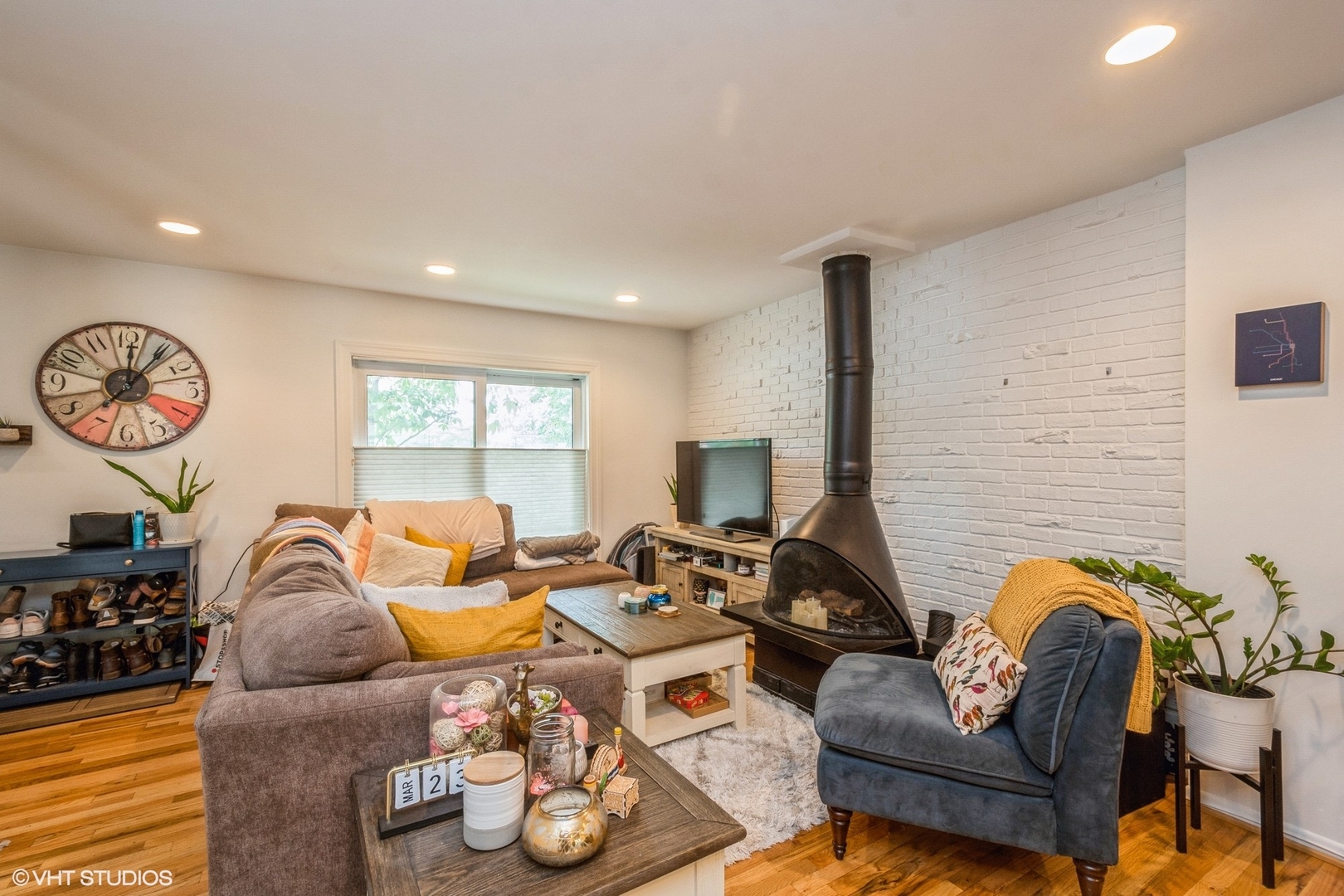 2103 N Larrabee Street