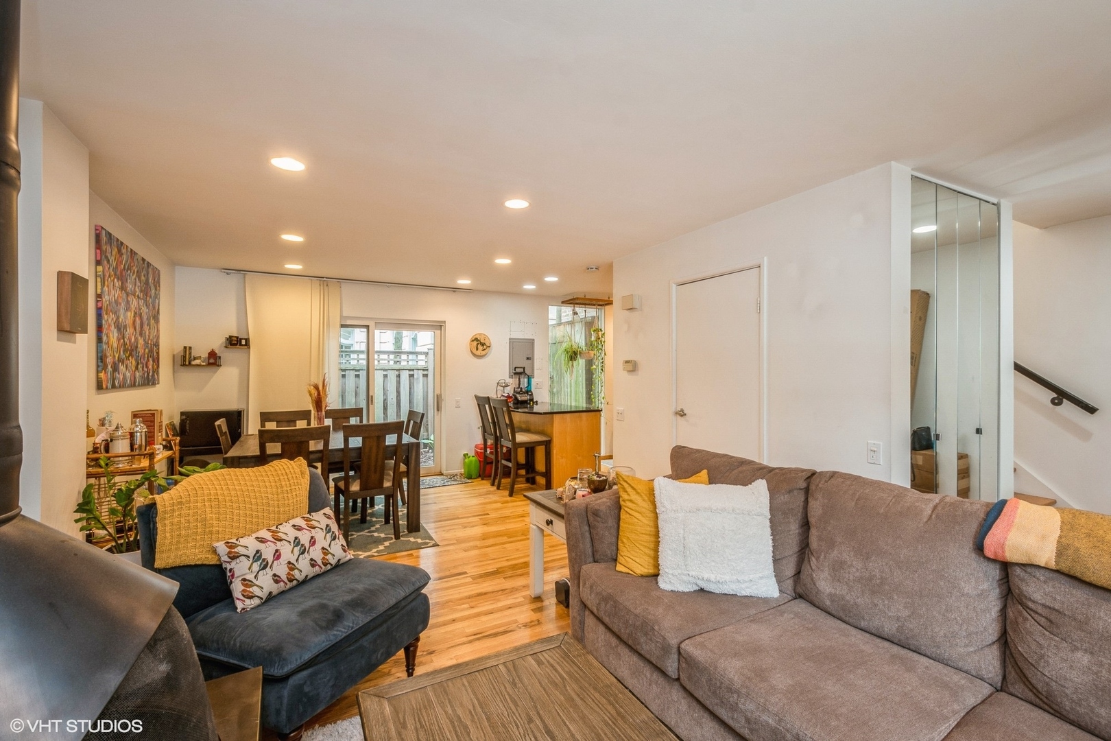 2103 N Larrabee Street