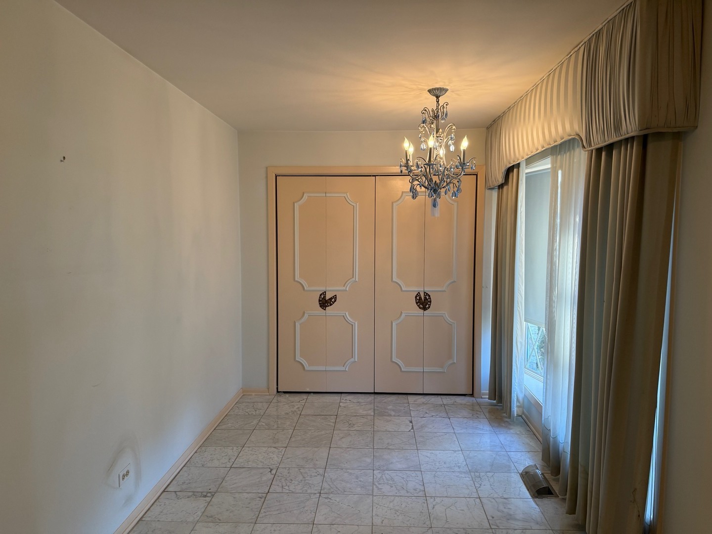 6247 N Kilpatrick Avenue