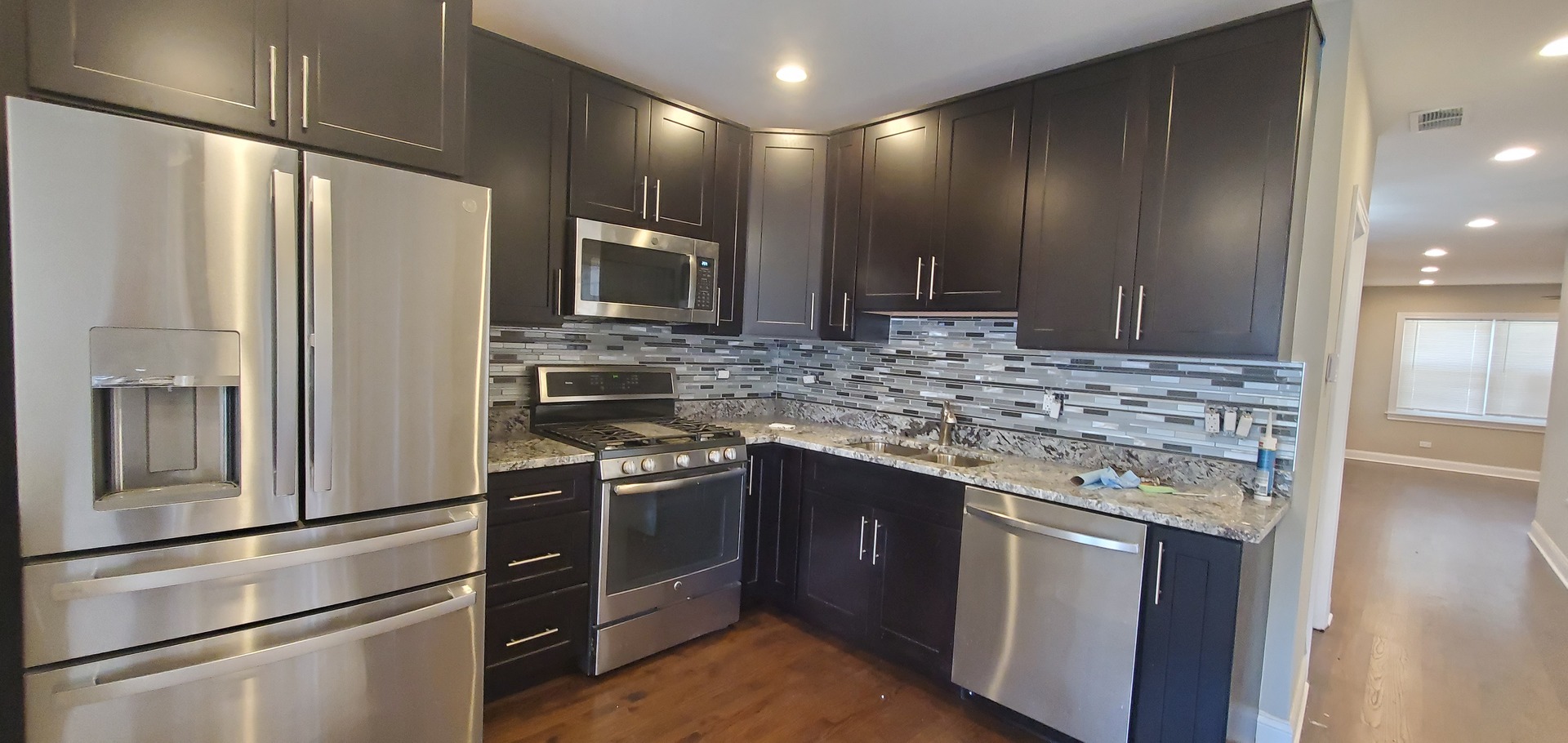 4139 W Fletcher Street 1