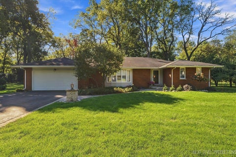 Photo of 524 Waubonsee Trail, Batavia, IL 60510 (MLS # 12768783)
