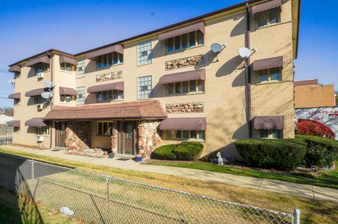 Photo of 8216 W BELMONT Avenue #2N, Chicago, IL 60634 (MLS # 12461659)