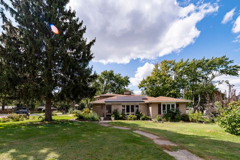 Photo of 807 State Street, Yorkville, IL 60560 (MLS # 12487421)