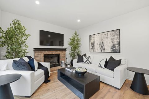 Tiny photo for 830 Longwood Drive, Algonquin, IL 60102 (MLS # 12608747)