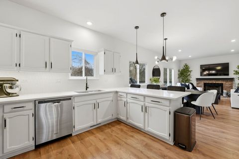 Tiny photo for 830 Longwood Drive, Algonquin, IL 60102 (MLS # 12608747)