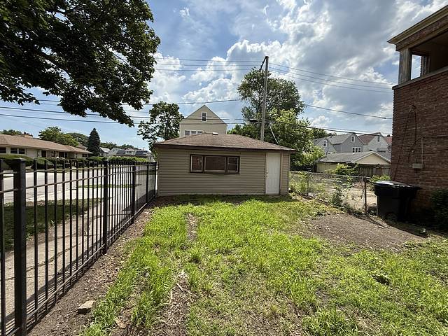 8401 S Marquette Avenue