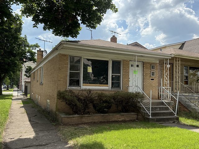 8401 S Marquette Avenue