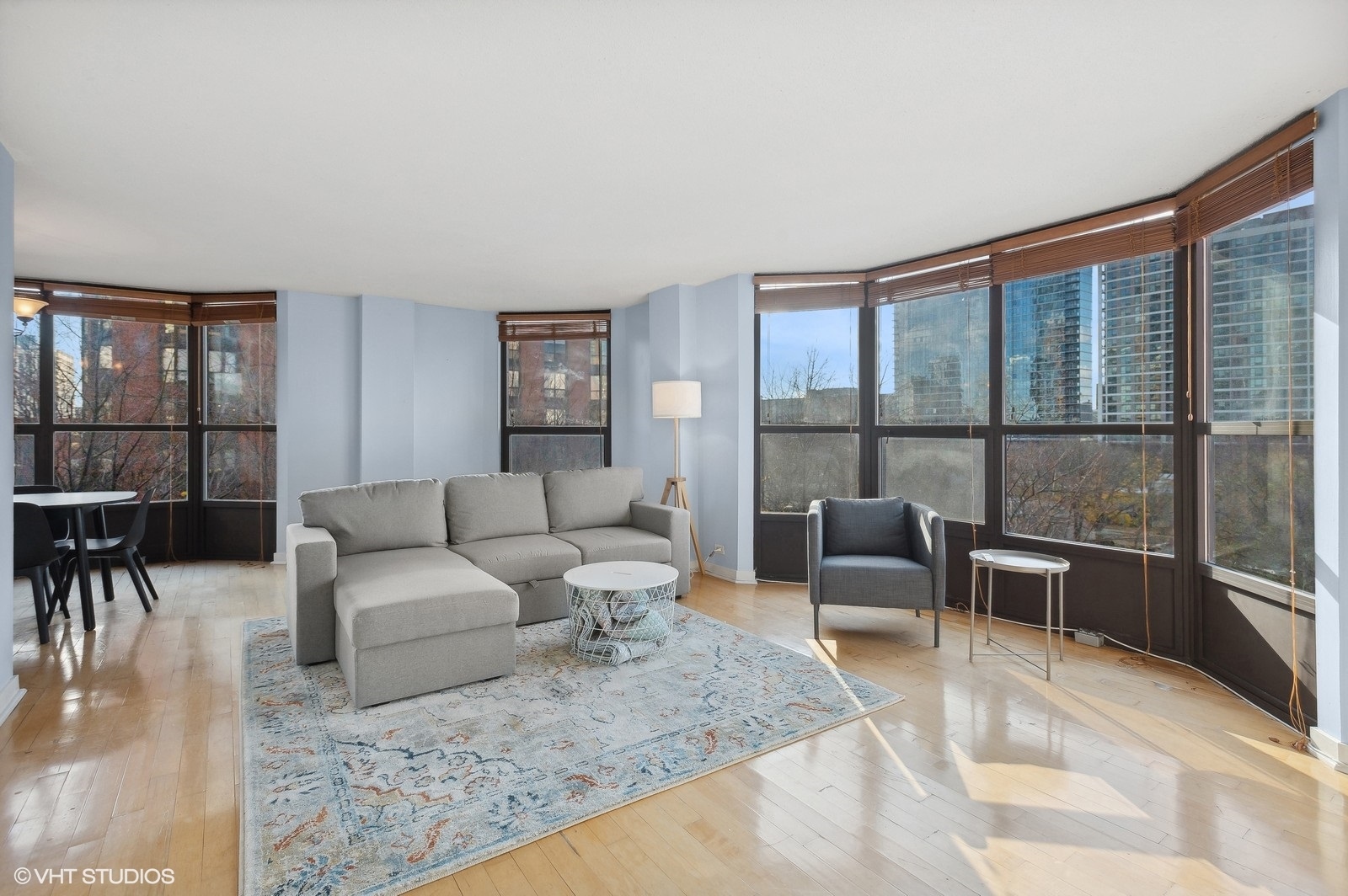 899 S Plymouth Court 404