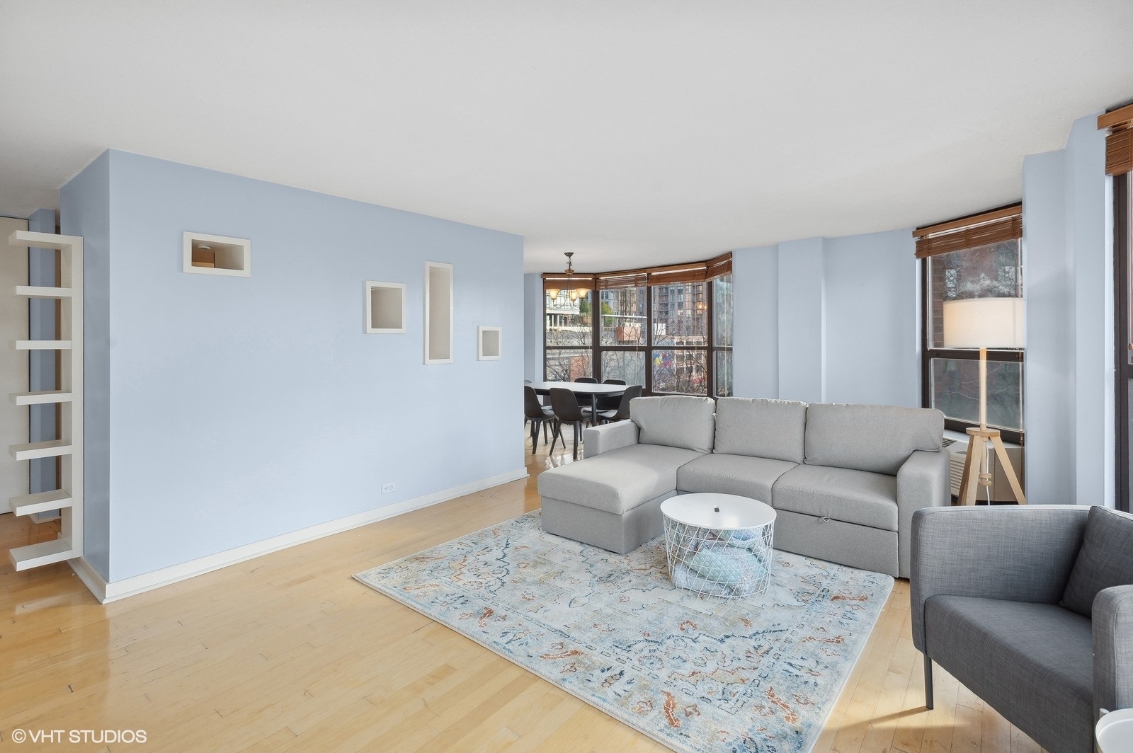 899 S Plymouth Court 404