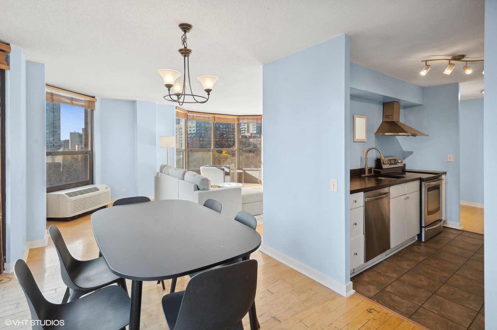 899 S Plymouth Court 404