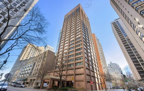 247 E Chestnut Street 2004 Chicago IL 60611