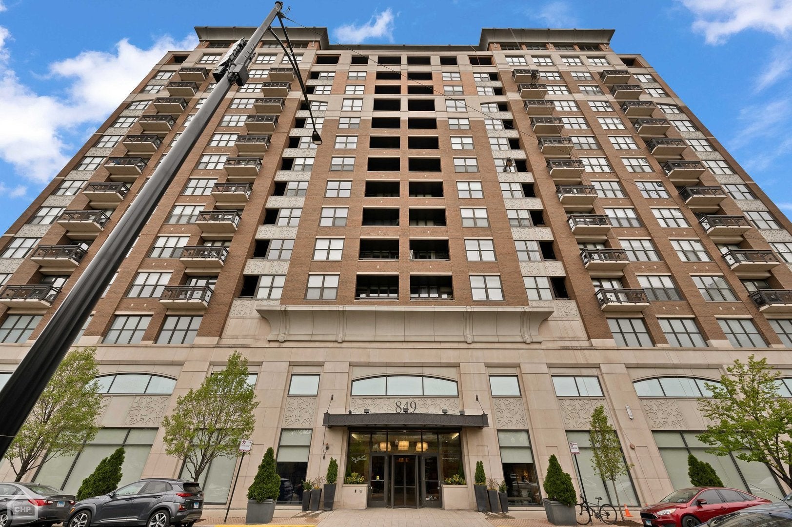 849 N FRANKLIN Street 1208