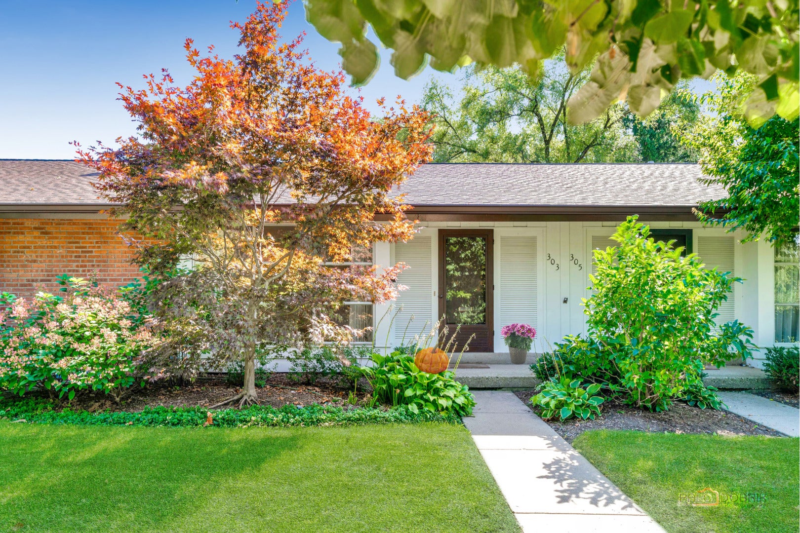 303 Crestwood Village