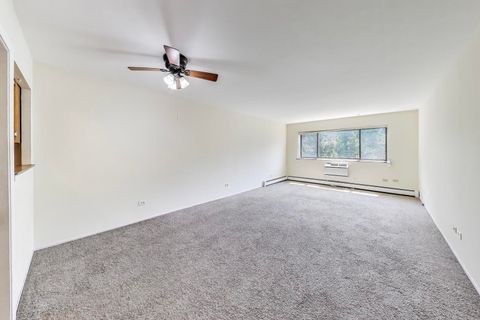 Tiny photo for 561 W Stratford Place #4F, Chicago, IL 60657 (MLS # 12585689)