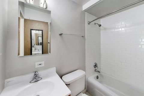 Tiny photo for 561 W Stratford Place #4F, Chicago, IL 60657 (MLS # 12585689)