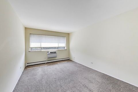 Tiny photo for 561 W Stratford Place #4F, Chicago, IL 60657 (MLS # 12585689)