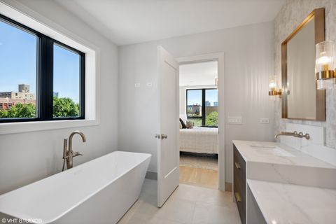 Tiny photo for 450 N Racine Avenue #1, Chicago, IL 60642 (MLS # 12548106)