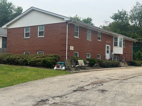 5840 SUNRISE Avenue Clarendon Hills IL 60514