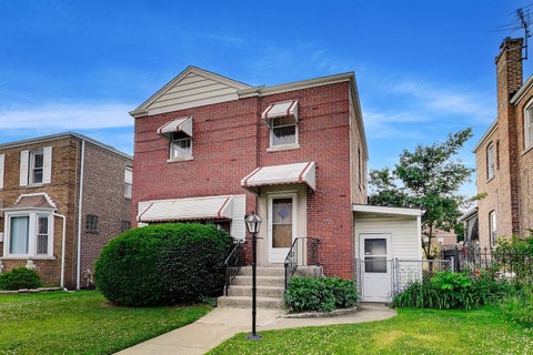 Tiny photo for 4051 W 56th Place, Chicago, IL 60629 (MLS # 12675655)