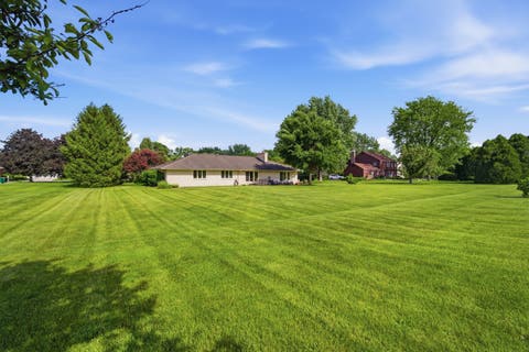 Tiny photo for 25730 N Eagle Drive, Mundelein, IL 60060 (MLS # 12658916)