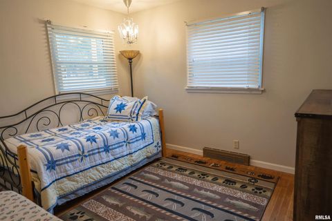 Tiny photo for 615 3RD Avenue, De Witt, IA 52742 (MLS # QC4269067)