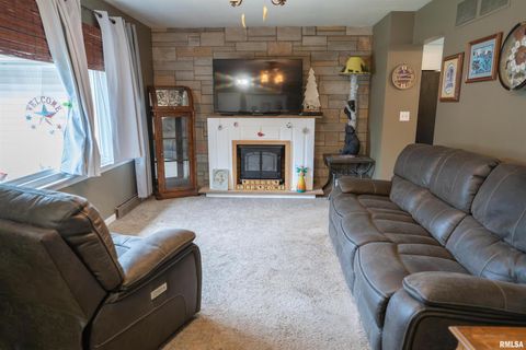Tiny photo for 615 3RD Avenue, De Witt, IA 52742 (MLS # QC4269067)