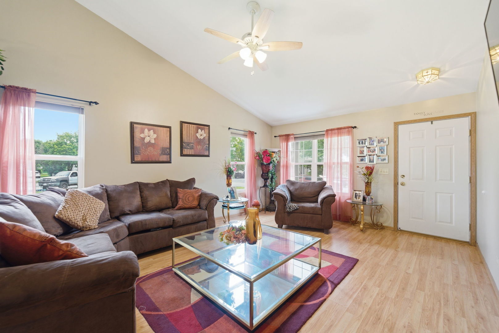 1611 LAKE POINTE Court