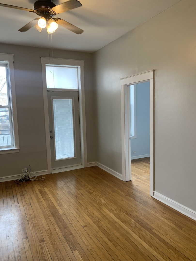 858 N Ashland Avenue 2R