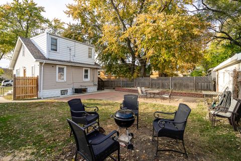 Tiny photo for 8759 S Troy Avenue, Evergreen Park, IL 60805 (MLS # 12512534)