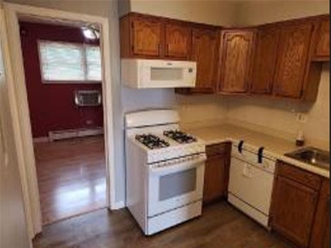 Tiny photo for 31 King Arthur Court #10, Northlake, IL 60164 (MLS # 12777469)