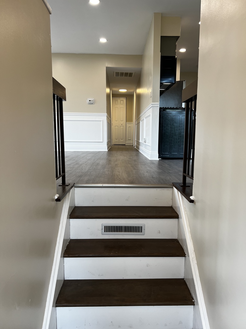 1318 Kingsbury Drive 1