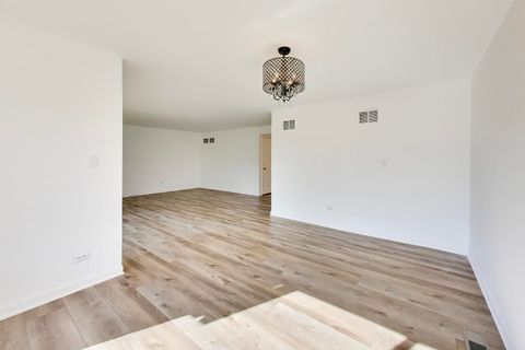 Tiny photo for 83 Thornhill Lane #c, Lake Barrington, IL 60010 (MLS # 12635508)