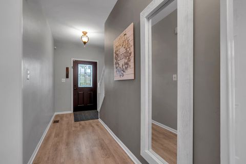 Tiny photo for 1474 Oakwood Avenue, Des Plaines, IL 60016 (MLS # 12487105)