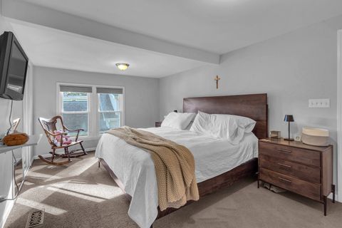 Tiny photo for 1474 Oakwood Avenue, Des Plaines, IL 60016 (MLS # 12487105)