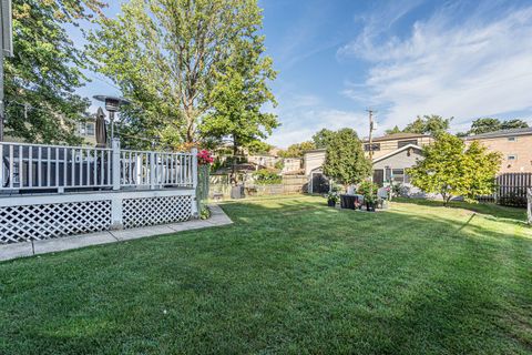 Tiny photo for 1474 Oakwood Avenue, Des Plaines, IL 60016 (MLS # 12487105)