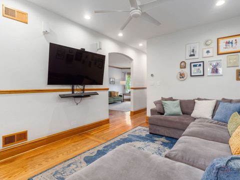 Tiny photo for 4815 W Warner Avenue, Chicago, IL 60641 (MLS # 12619312)