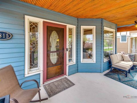 Tiny photo for 4815 W Warner Avenue, Chicago, IL 60641 (MLS # 12619312)