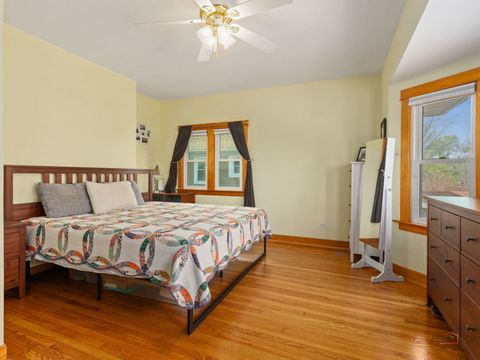 Tiny photo for 4815 W Warner Avenue, Chicago, IL 60641 (MLS # 12619312)