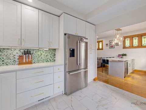 Tiny photo for 4815 W Warner Avenue, Chicago, IL 60641 (MLS # 12619312)