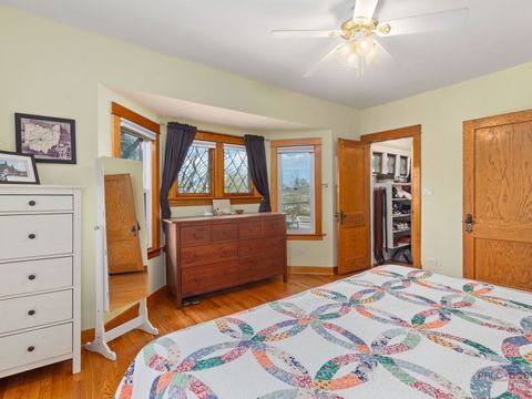 Tiny photo for 4815 W Warner Avenue, Chicago, IL 60641 (MLS # 12619312)