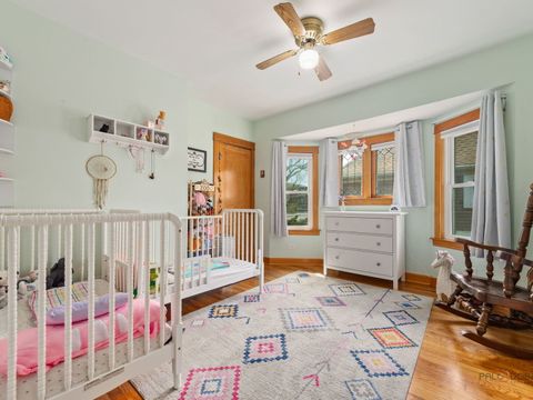 Tiny photo for 4815 W Warner Avenue, Chicago, IL 60641 (MLS # 12619312)