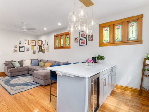 Tiny photo for 4815 W Warner Avenue, Chicago, IL 60641 (MLS # 12619312)