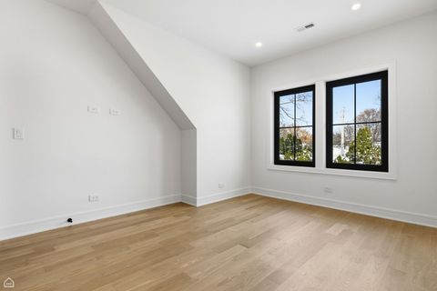 Tiny photo for 1100 Lois Avenue, Park Ridge, IL 60068 (MLS # 12647438)